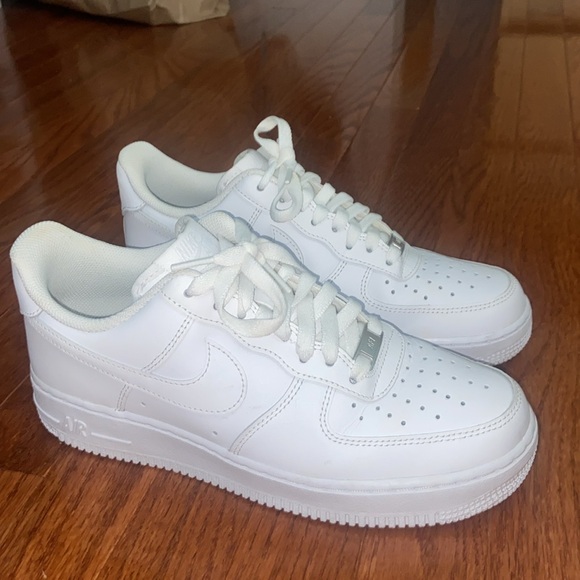 Nike Air Force 1 - Picture 2 of 2